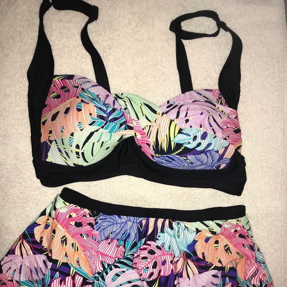 Bikini with Swim Skirt - Picture 2 of 5